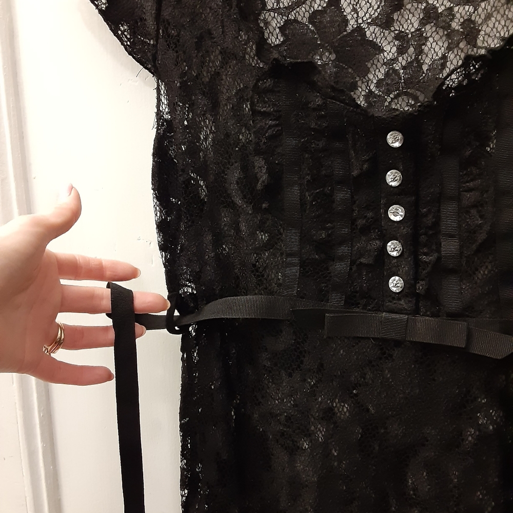 Lace cap sleeve top - Picture 2 of 4